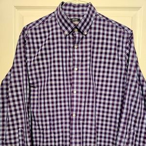 Men's Izod Long Sleeve Dress Shirt Lt Blue and Purple. Size Large 16/33